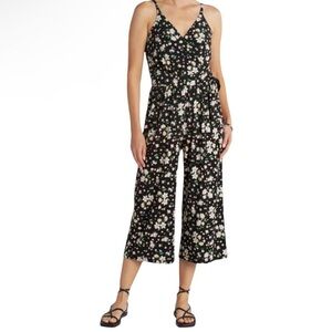 Kaileigh Floral Cropped Jumpsuit Size M